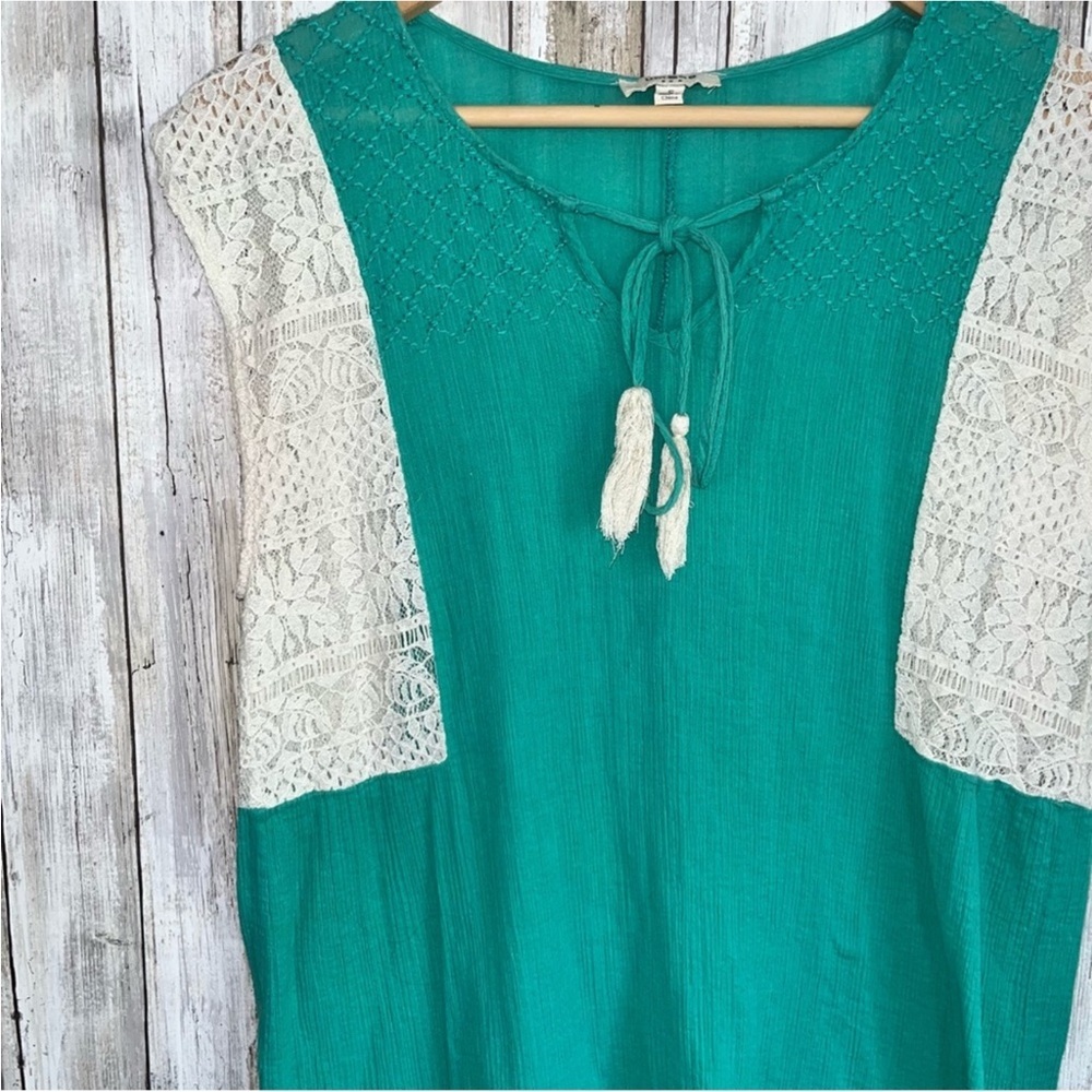 Umgee Green & Lace Sleeveless Tunic - Picture 4 of 6